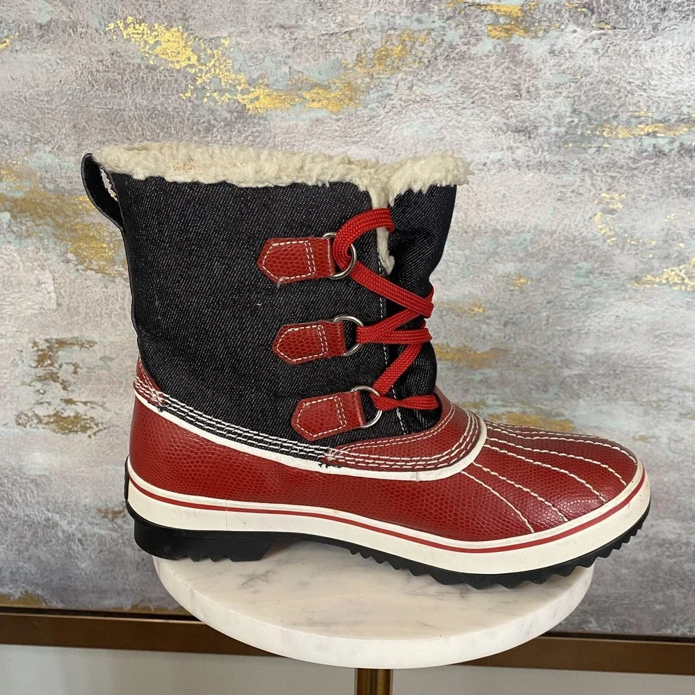 Skechers Snow Boots Womens Size 7.5 Red Waterproof Faux Fur Lace Up Mid Calf